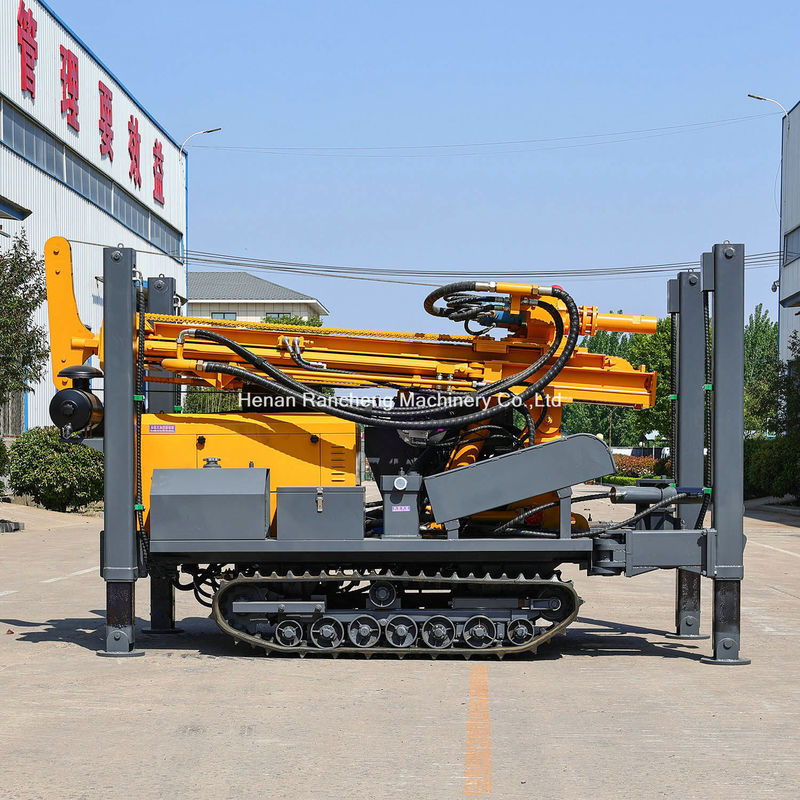 उच्च-प्रदर्शन 200 मीटर गहराई क्रॉलर जल कुएं ड्रिलिंग रिग 58KW YuChai डीजल इंजन के साथ