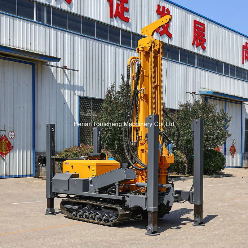 उच्च-प्रदर्शन 200 मीटर गहराई क्रॉलर जल कुएं ड्रिलिंग रिग 58KW YuChai डीजल इंजन के साथ