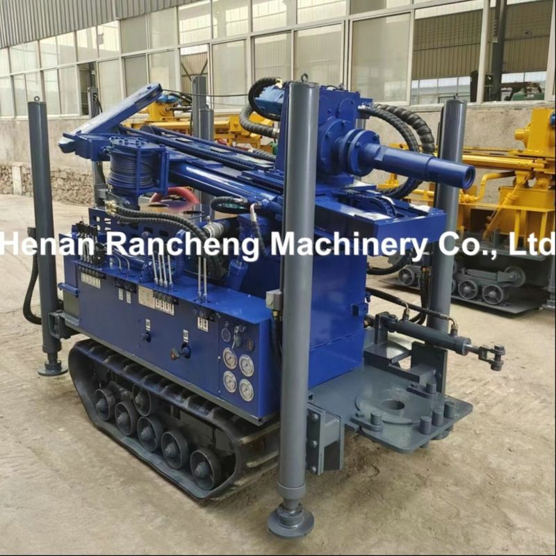 गहराई 180 मीटर मिनी क्रॉलर बोरहोल ड्रिलिंग रिग मशीन 77.3KW डीजल इंजन के साथ