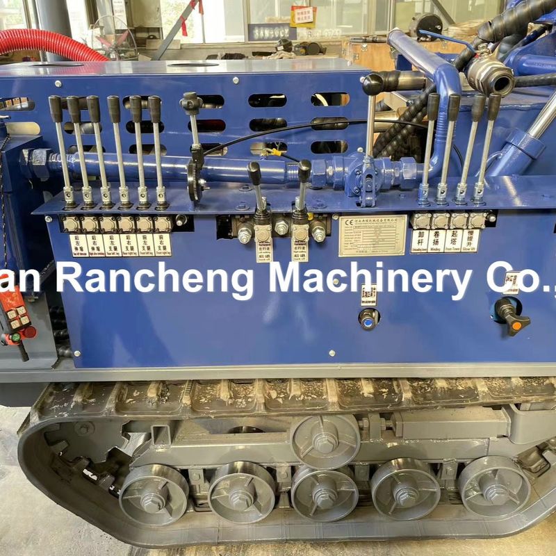 उच्च प्रदर्शन वाली 180 मीटर छोटी क्रॉलर वाटर वेल ड्रिलिंग रिग मशीन 77.3KW यूचाई इंजन के साथ