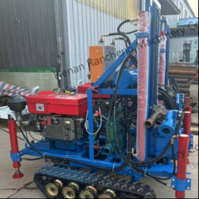 हाइड्रोलिक क्रॉलर 160 मीटर बोरहोल ड्रिल कुएं पानी कुएं ड्रिलिंग रिग मशीन 35HP इंजन के साथ