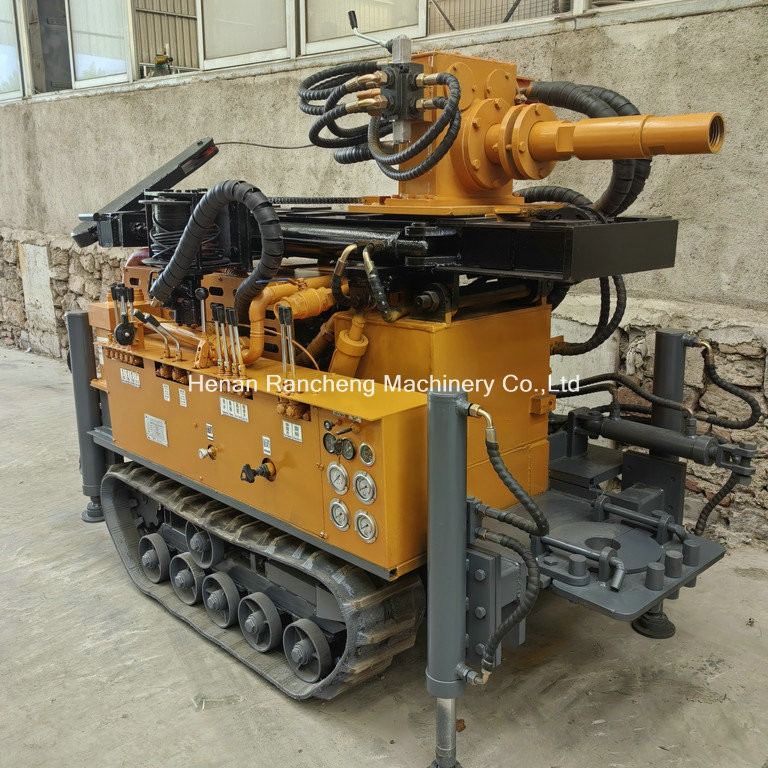 180 मीटर वायवीय जल कुंआ ड्रिलिंग रिग बहुक्रिया क्रॉलर माउंट रिग 55KW क्वानचाई डीजल के साथ