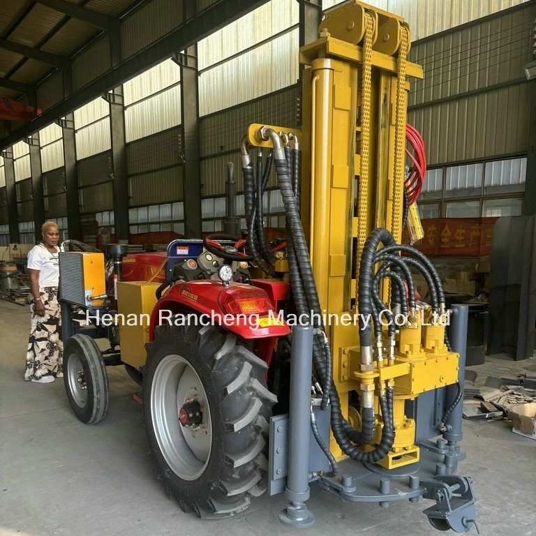 ट्रैक्टर से लगाया गया बड़ा जल छेद ड्रिल रिग 300 मीटर गहराई में ड्रिल करने में सक्षम