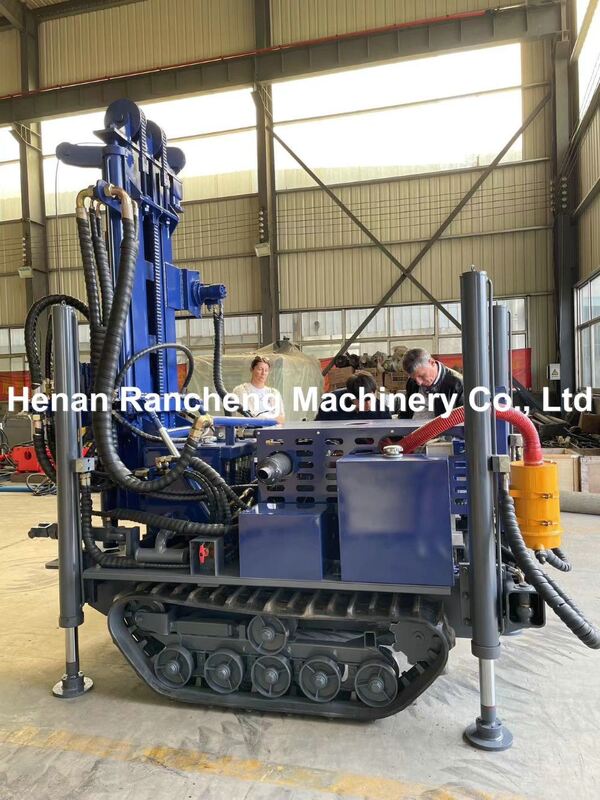180 मीटर गहरी जल कुएं ड्रिलिंग मशीन 77.3KW इंजन क्रॉलर जल कुएं ड्रिलिंग रिग