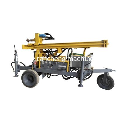 पहिया ट्रेलर घुड़सवार बोरहोल ड्रिलिंग मशीन 150 मीटर गहराई 32HP इंजन
