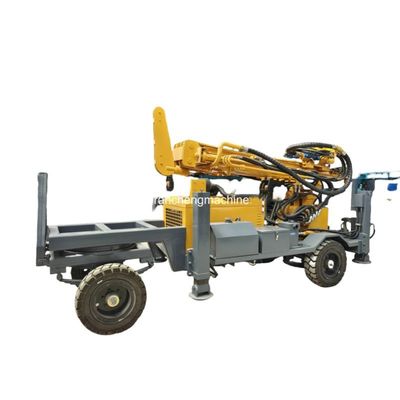 RCF220W हाइड्रोलिक व्हील माउंट्ड वाटर वेल ड्रिलिंग मशीन 65KW डीजल इंजन के साथ